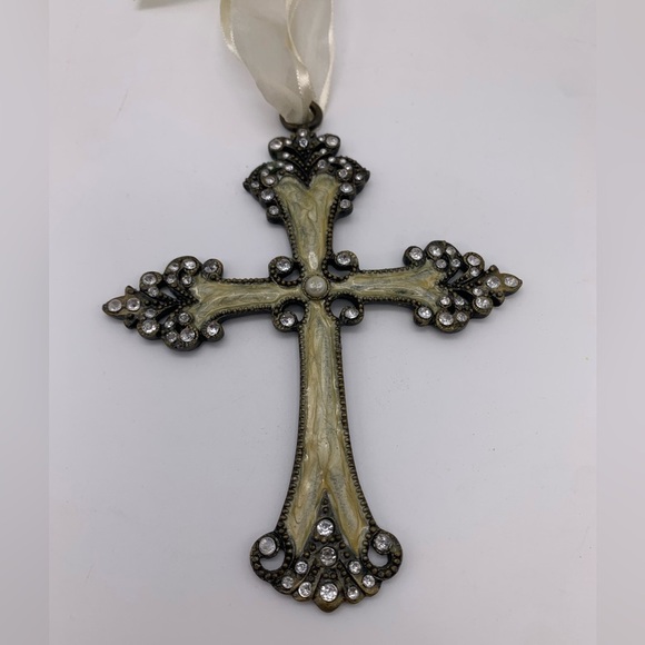 Vtg. Decorative Cream Beige Ornate Rhinestones & Pearl Metal Cross Ornament - Picture 1 of 8